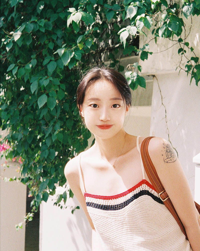 韩国少女胶片写真摄影作品图片欣赏，韩国摄影师poi_macaw审美提升素材