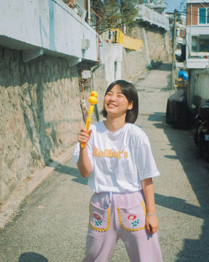 胶片风格少女人像摄影作品图片欣赏，韩国摄影师serotonin__w审美提升素材