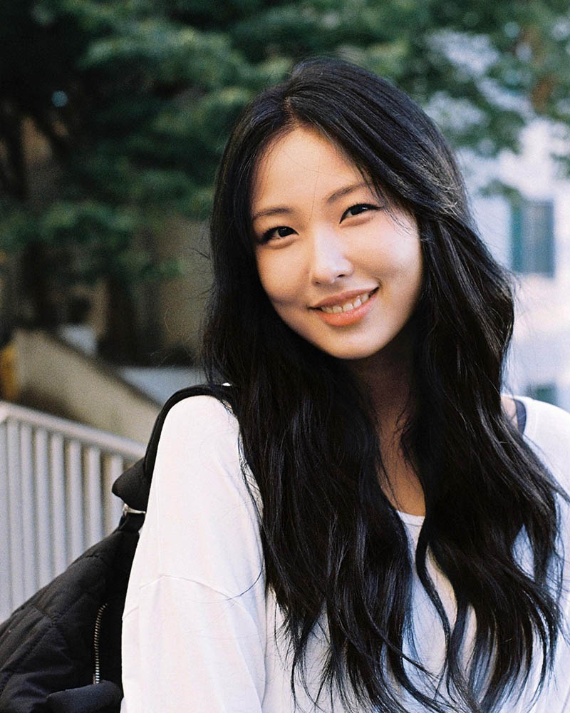 少女感胶片人像摄影作品图片欣赏，韩国摄影师westofworld审美提升素材