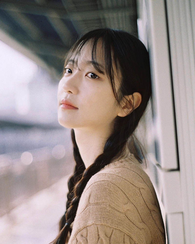 少女感胶片人像摄影作品图片欣赏，韩国摄影师westofworld审美提升素材