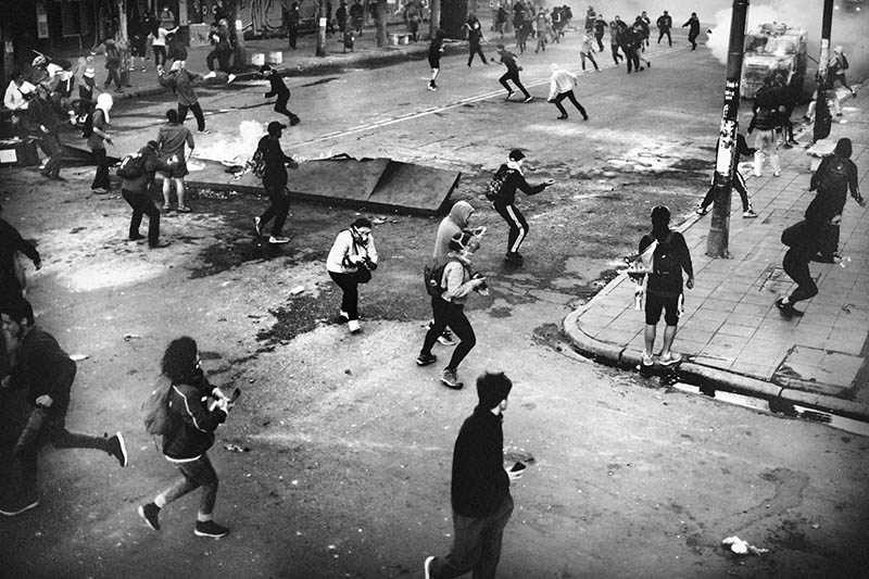黑白纪实摄影作品图片欣赏，智利圣地亚哥摄影师Rodrigo Gomez Rovira审美提升素材