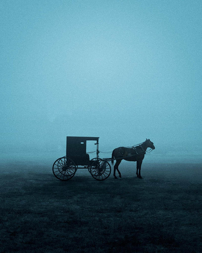 青色调超现实主义摄影作品图片欣赏，摄影师Adso Piñerúa摄影审美提升素材