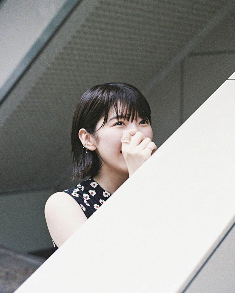 胶片风格日本女孩写真人像摄影作品欣赏，日本摄影师笑子作品集图片素材