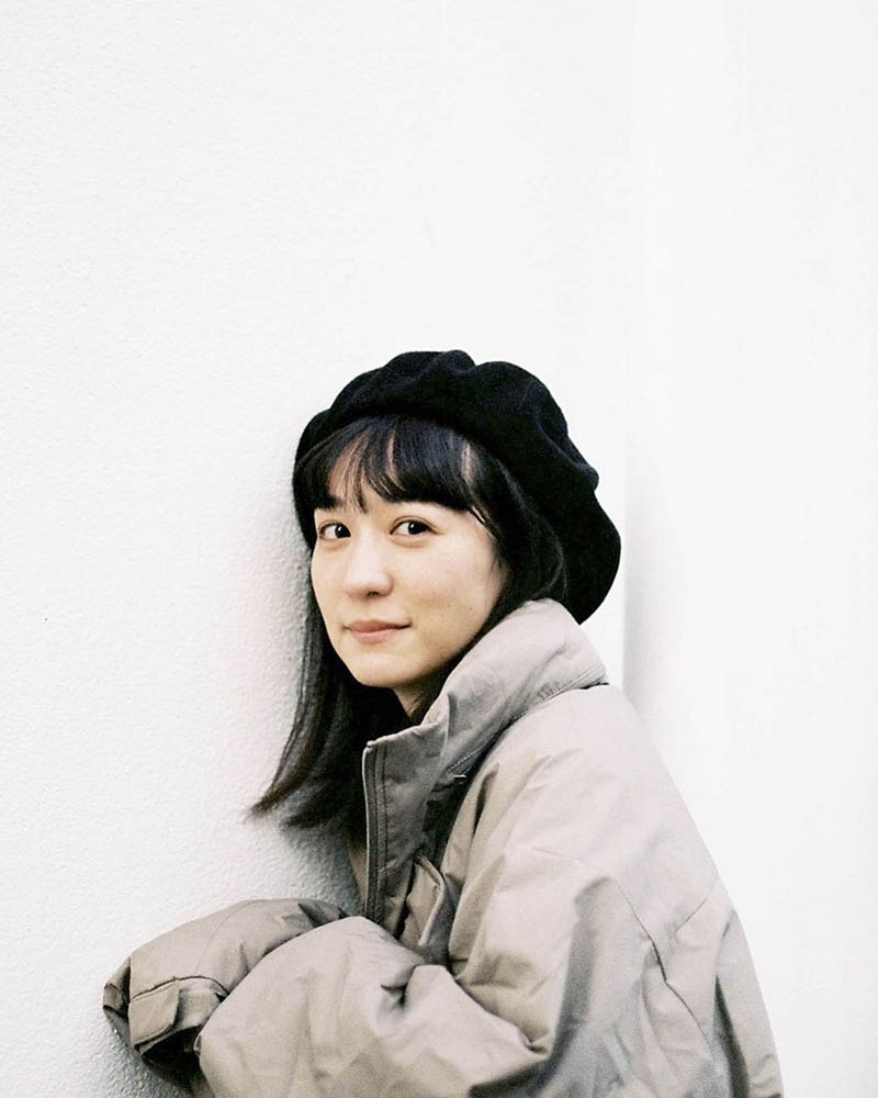 胶片风格日本女孩写真人像摄影作品欣赏，日本摄影师笑子作品集图片素材