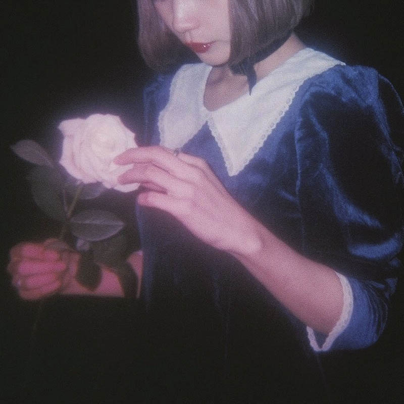 胶片风格日本少女人像摄影作品欣赏，日本摄影师友里爱（Yuria）作品集图片素材