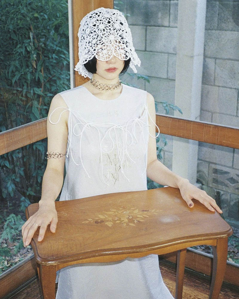 胶片风格日本女孩写真人像摄影作品欣赏，日本摄影师笑子作品集图片素材