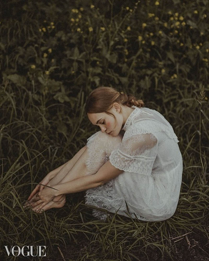 暗调古典油画风格少女人像摄影作品欣赏，ins墨西哥摄影师ALEXIA MERCADO作品集图片素材