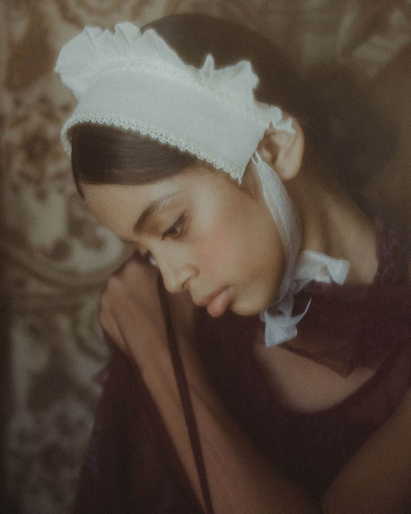 暗调古典油画风格少女人像摄影作品欣赏，ins墨西哥摄影师ALEXIA MERCADO作品集图片素材