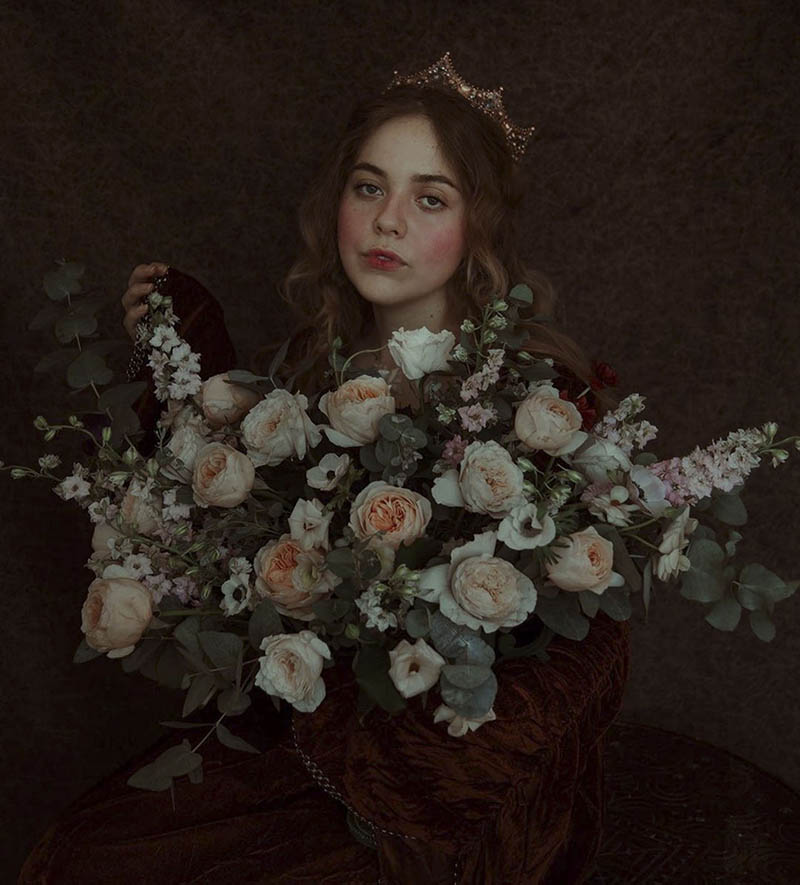 暗调古典油画风格少女人像摄影作品欣赏，ins墨西哥摄影师ALEXIA MERCADO作品集图片素材