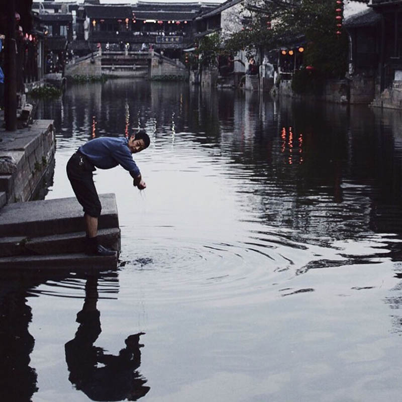 浓郁情绪肖像人像摄影作品欣赏，ins摄影师Mehran Djojan • Berlin  Paris(@mehrandjojan)作品集图片