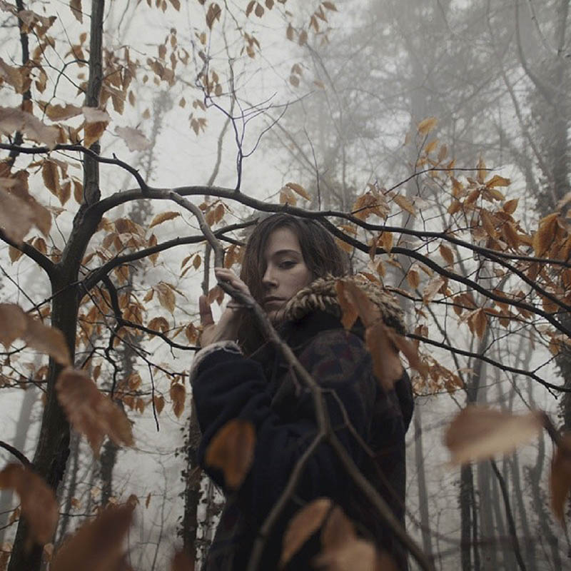 电影质感性感美女人像摄影作品欣赏，ins意大利摄影师Enrica Brescia作品集图片素材