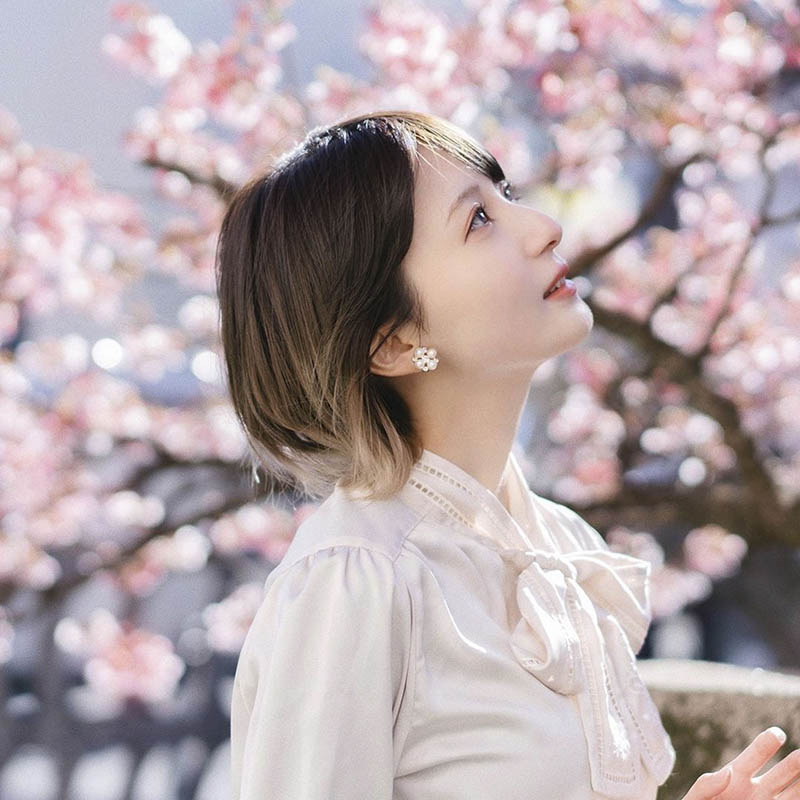 清淡、柔和、自然、舒适日本少女写真摄影作品欣赏，ins摄影师佐藤俊斗Shunto Sato作品集图片素材