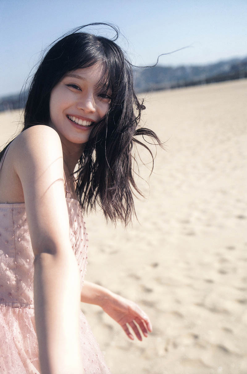 日本女演员Hikari Kabashima椛島光浅仓唯1st写真集