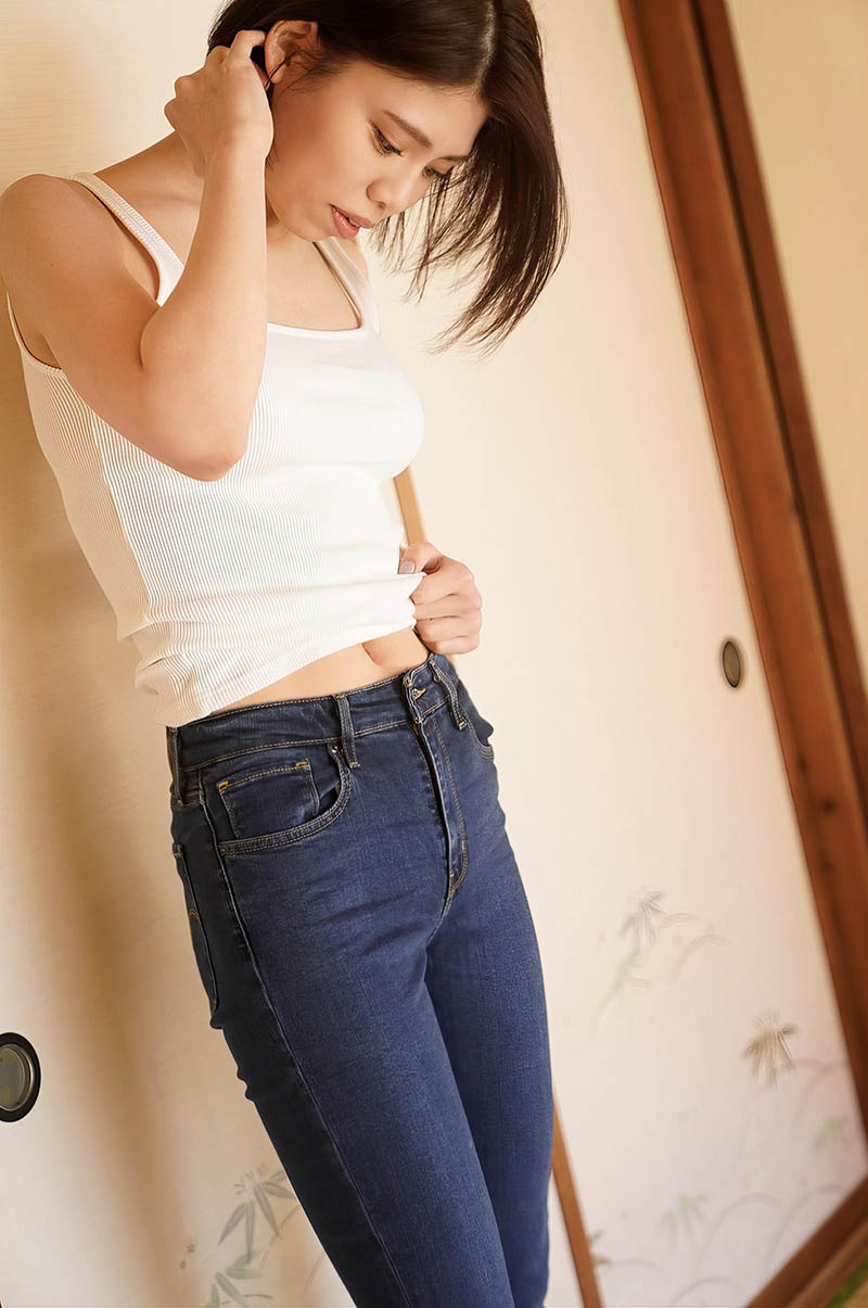 日本游泳运动员Saki Shinkai 新海咲少女泳装写真集《全L背泳ぎ 競泳日本代表》