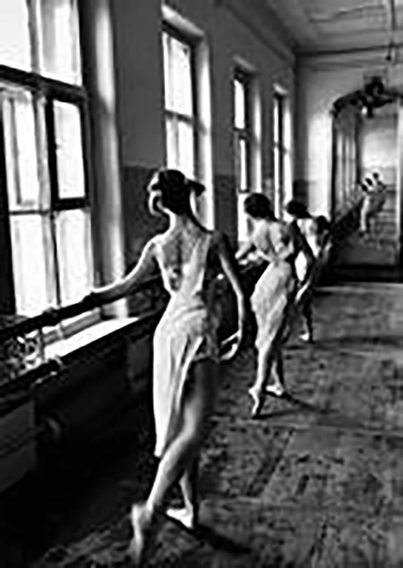 黑白新闻纪实摄影作品图集欣赏,匈牙利裔美国摄影师Cornell Capa康奈尔 卡帕作品集