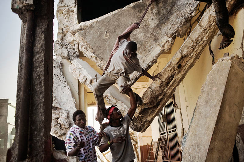 战争纪实新闻摄影作品图集欣赏，秘鲁摄影师Moises Saman（莫伊塞斯・萨曼）作品集