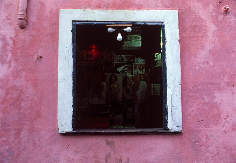 浓郁色彩油画感极强摄影作品图集欣赏，巴西摄影师Miguel Rio Branco（米格尔・里奥・布兰科）