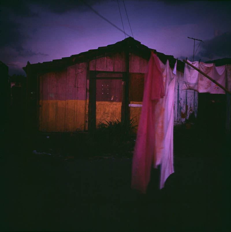 浓郁色彩油画感极强摄影作品图集欣赏，巴西摄影师Miguel Rio Branco（米格尔・里奥・布兰科）