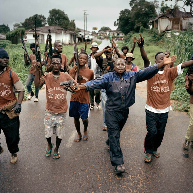 新闻战地摄影作品图集欣赏，英国摄影师Tim Hetherington（蒂姆・赫瑟林顿）作品集