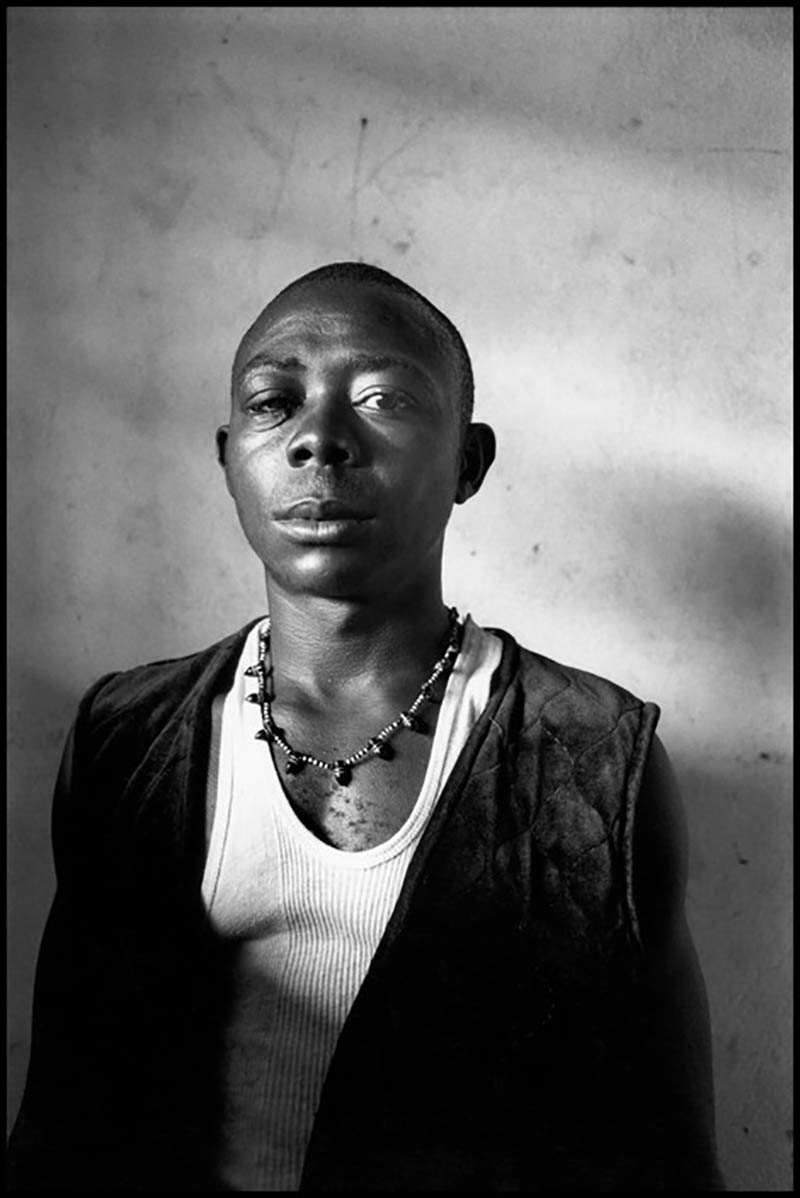 新闻战地摄影作品图集欣赏，英国摄影师Tim Hetherington（蒂姆・赫瑟林顿）作品集