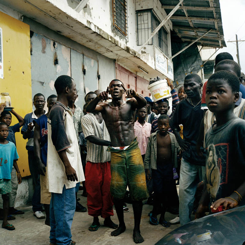新闻战地摄影作品图集欣赏，英国摄影师Tim Hetherington（蒂姆・赫瑟林顿）作品集